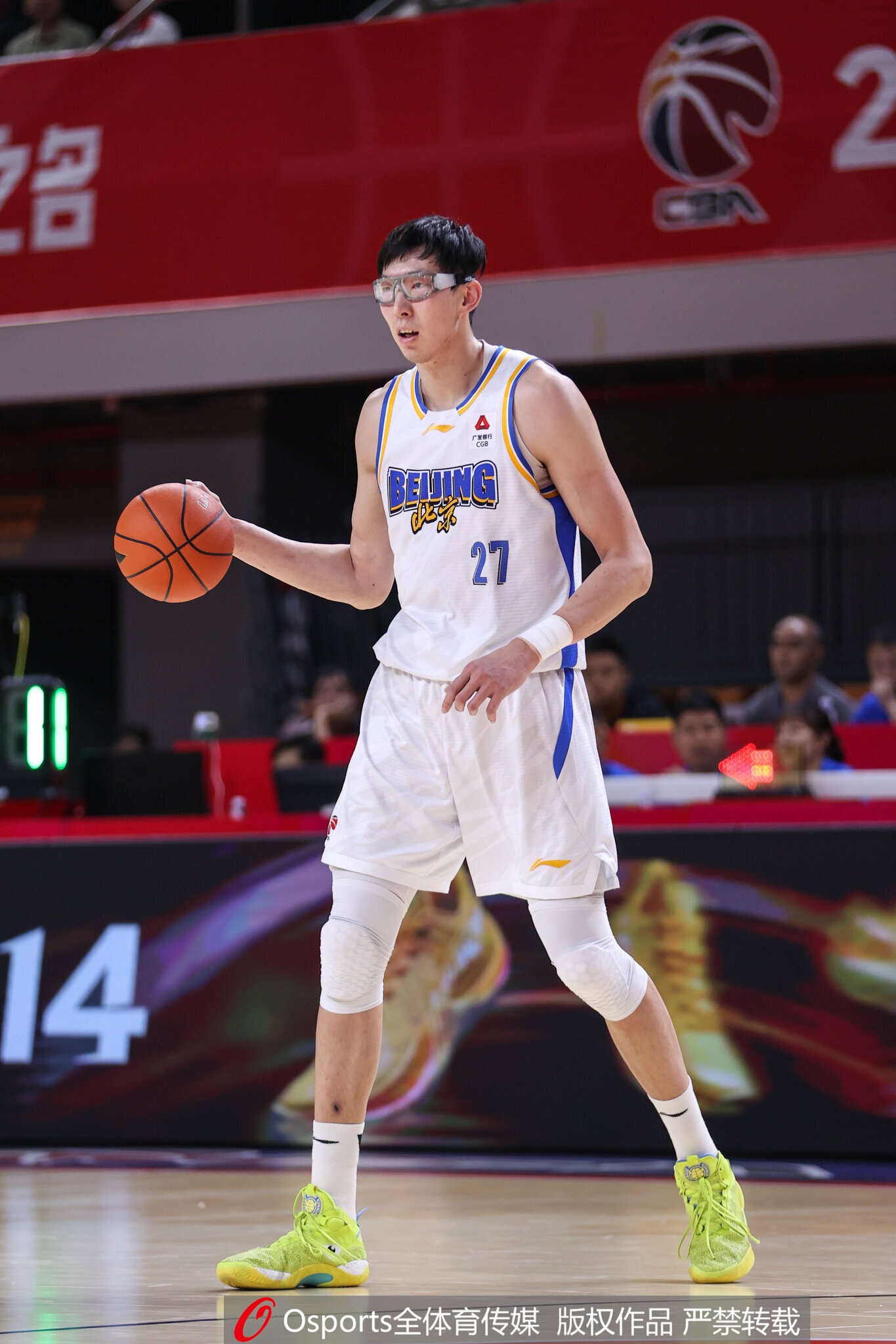 MK体育-大魔王统治攻防！周琦8中5砍下18分8板2断4帽 罚球12中8